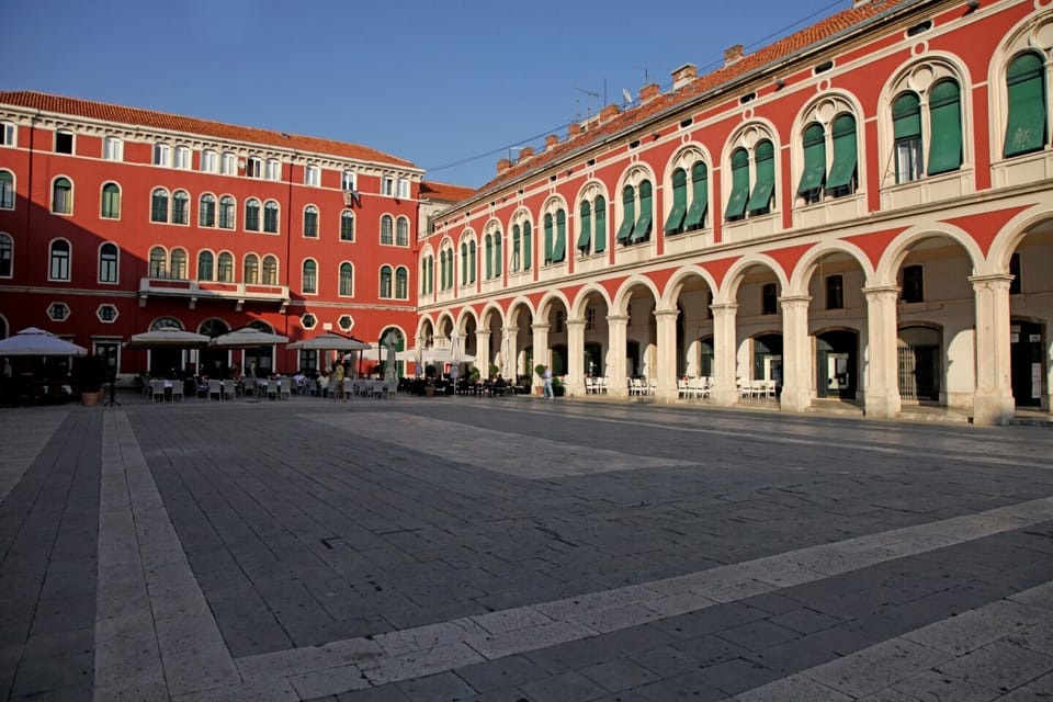 Prokurative square, 4 min walking from the room

