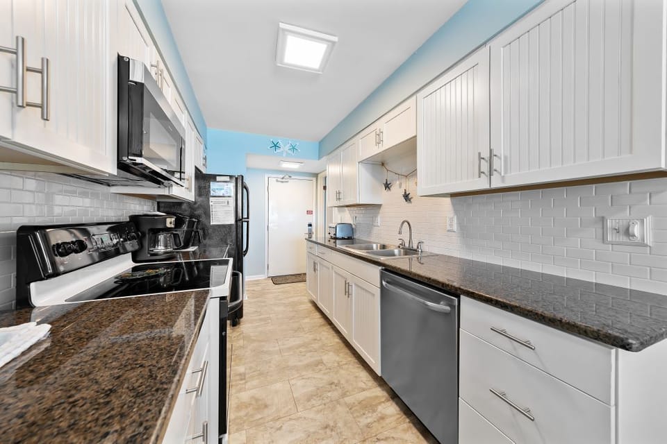 10 Island Shores 356 Kitchen