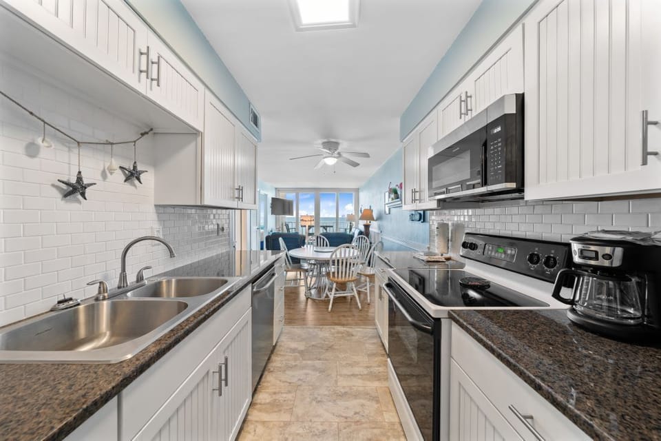 9 Island Shores 356 Kitchen