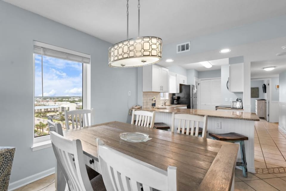 Boardwalk 1087 Dining Table Seats 6