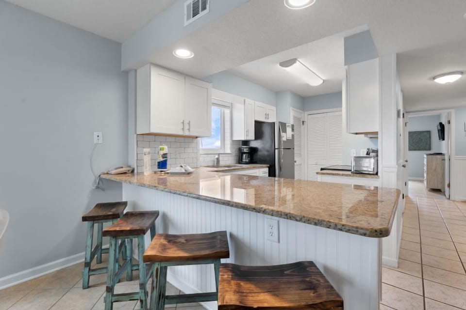 Boardwalk 1087 Kitchen Counter Seats 4