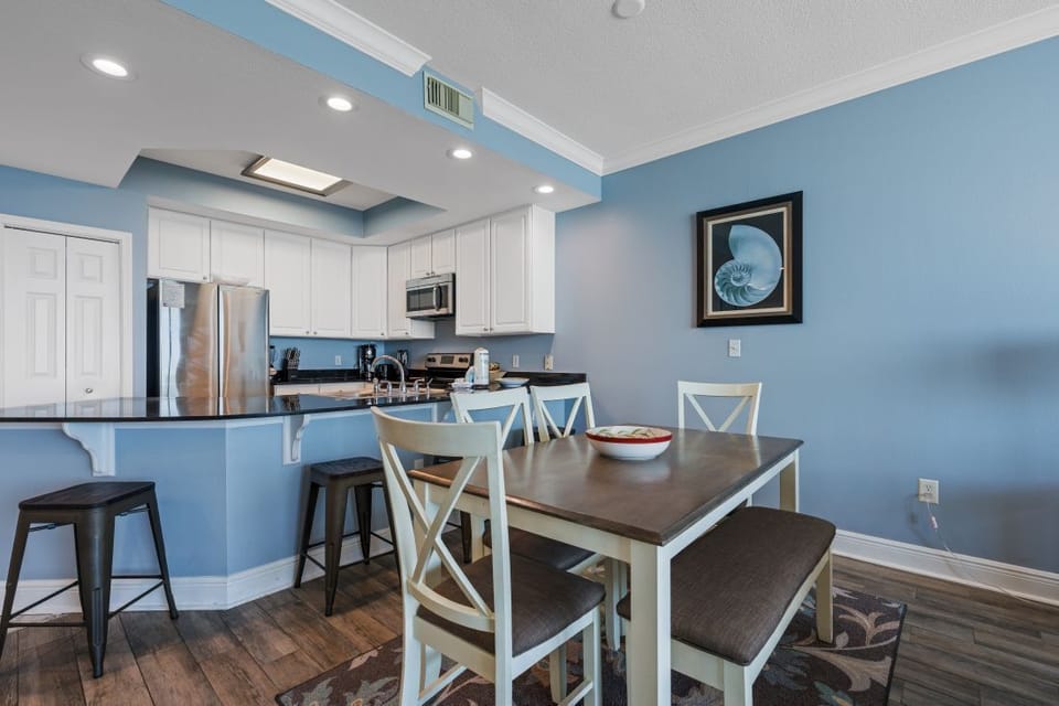 San Carlos 907 Dining + Kitchen