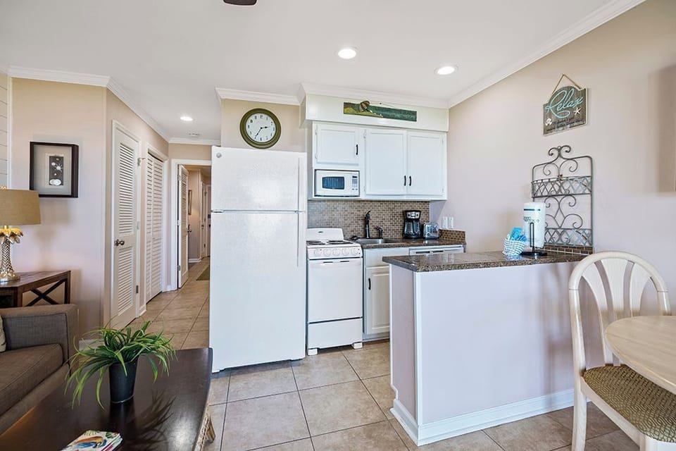 Kitchen area - Fully equipped kitchen to meet your needs during your stay.