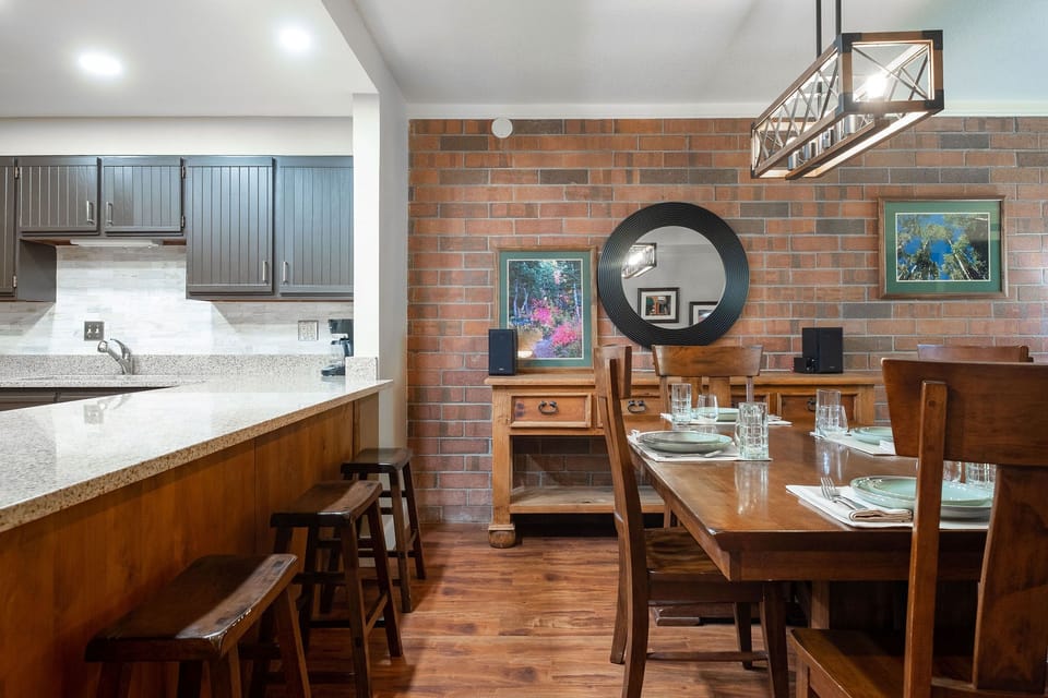 Breakfast bar and dining room table
