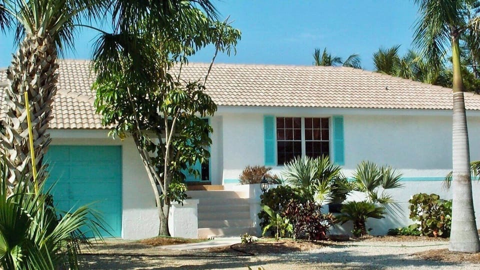 Sleeps 6. Pup-friendly.