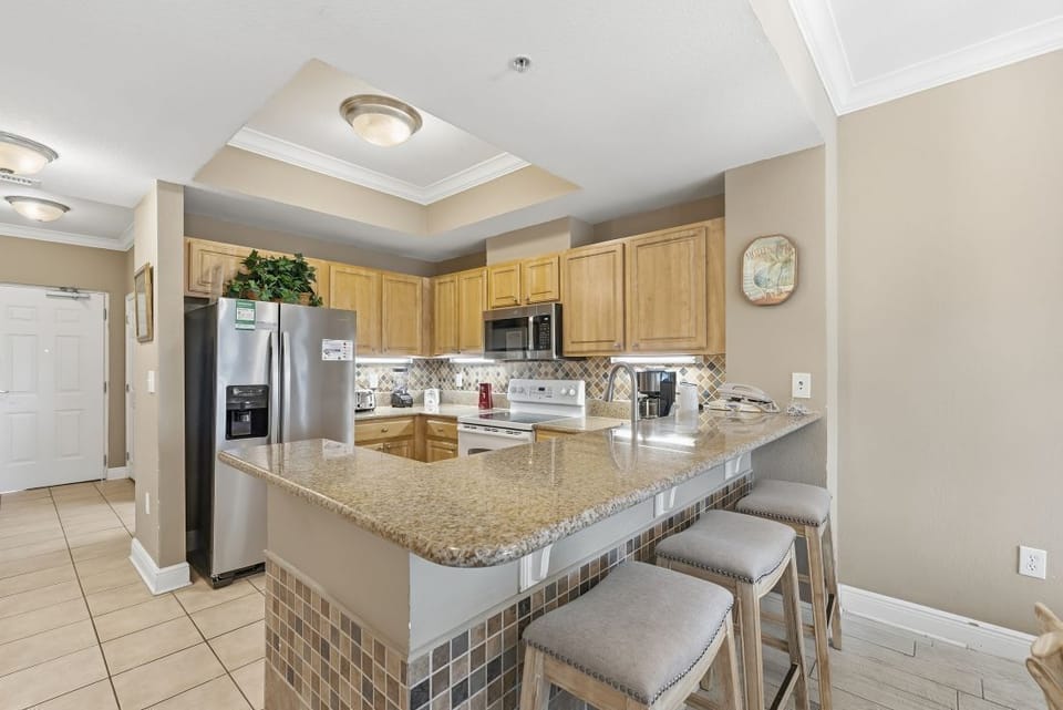 Crystal Tower 208 Kitchen Counter Seats 3