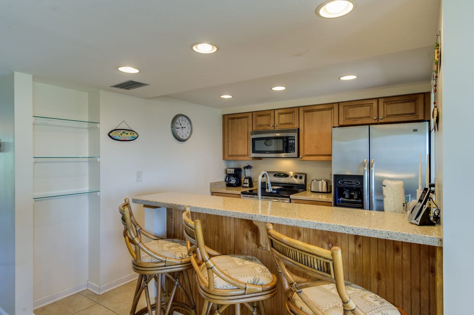 Enjoy a quick bite at the breakfast bar