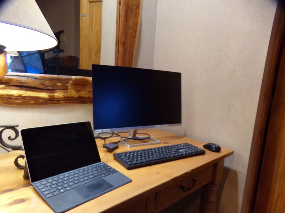 Computer Station
