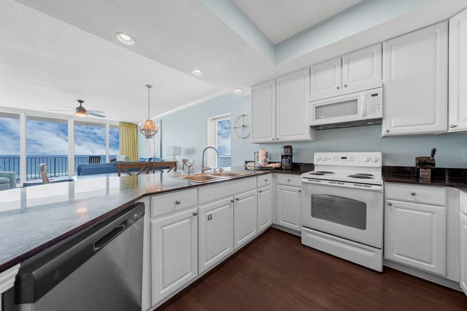 San Carlos 409 Full Kitchen