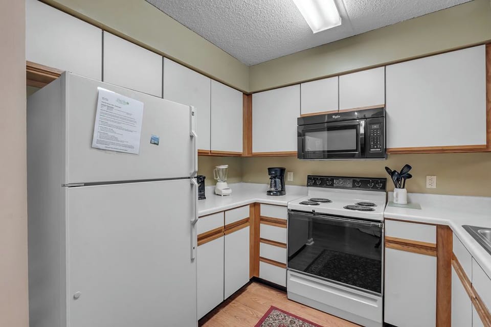Full size appliances and fully equipped kitchen.