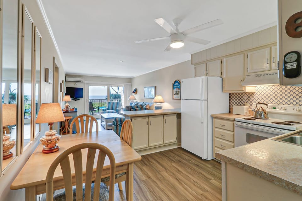 Beachwood Place 2G- Kitchen