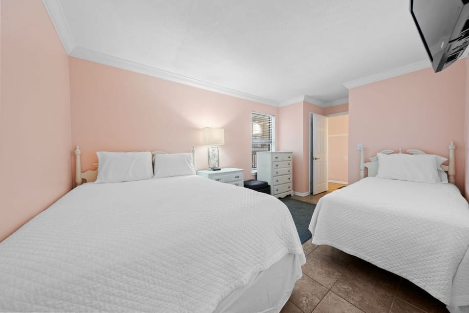 16 Island Sunrise 465 Bedroom 2