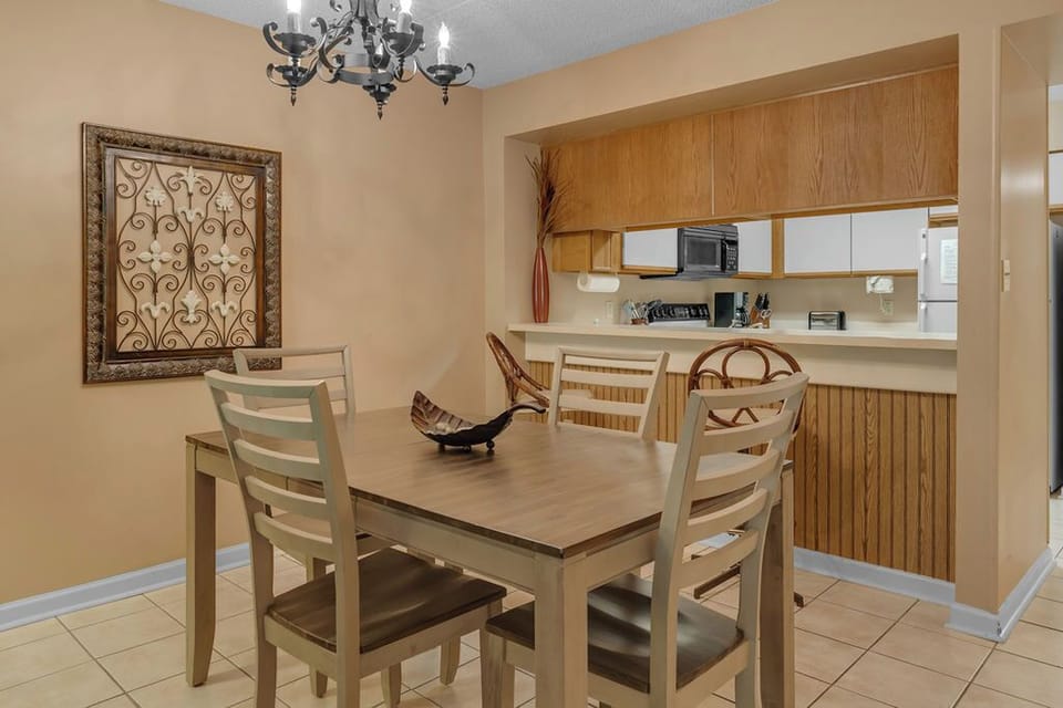 pass through counter to dinning area