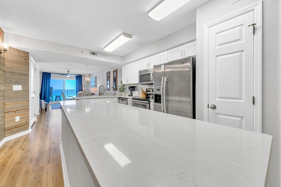 Entry/Kitchen