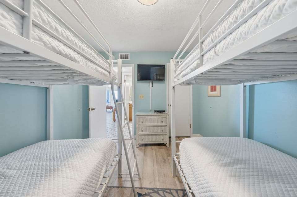 Boardwalk 681 Bedroom 3