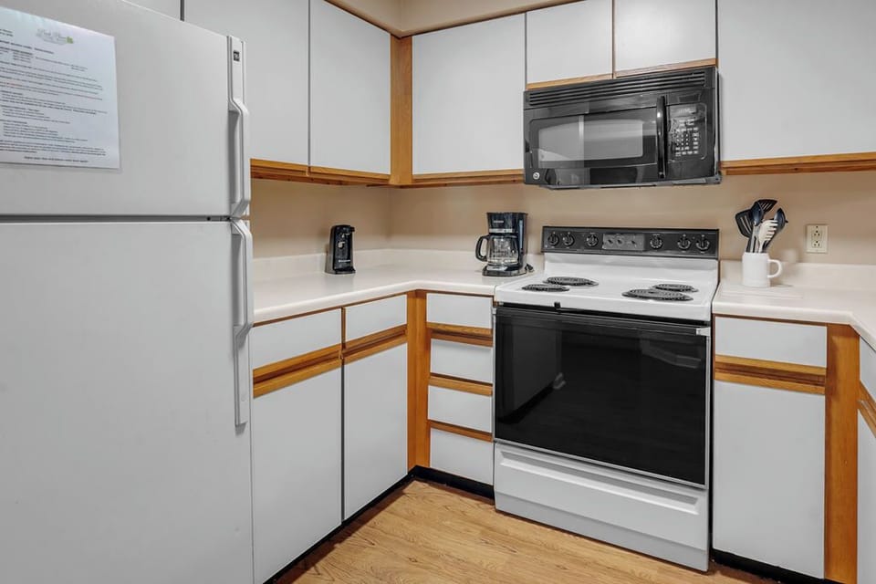 Full size appliances and fully equipped kitchen.