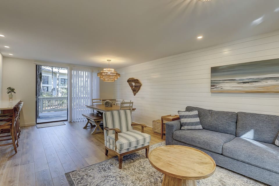 Living room - Cozy living and dining space, recently renovated and perfect for hanging out!