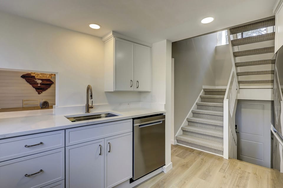 Kitchen - The kitchen is equipped with all the necessary items for a stay at the beach