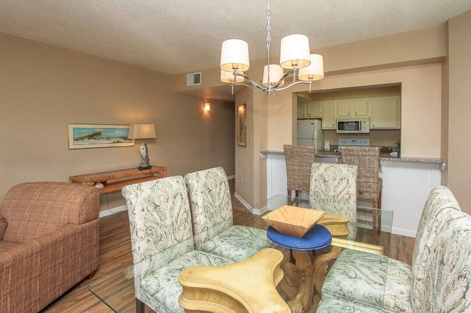 Dining Room/Kitchen
