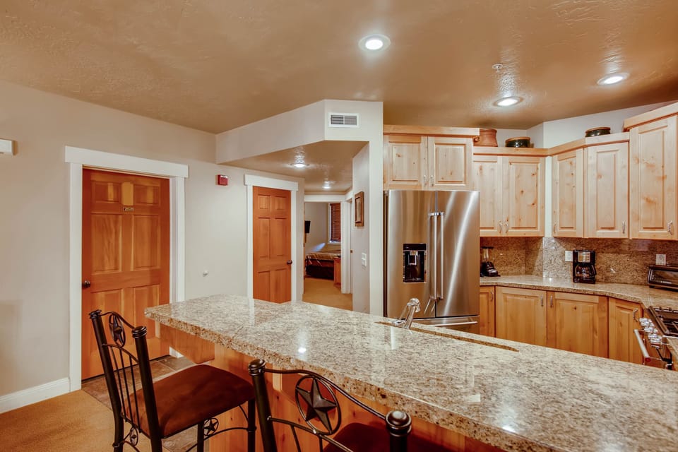 Lovely remodeled full kitchen