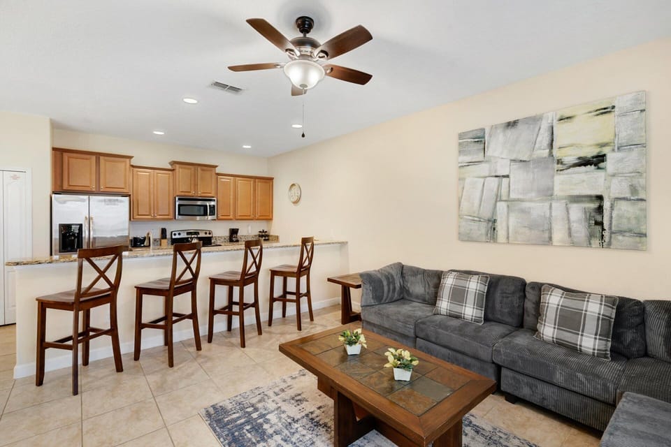 Living Room/Kitchen