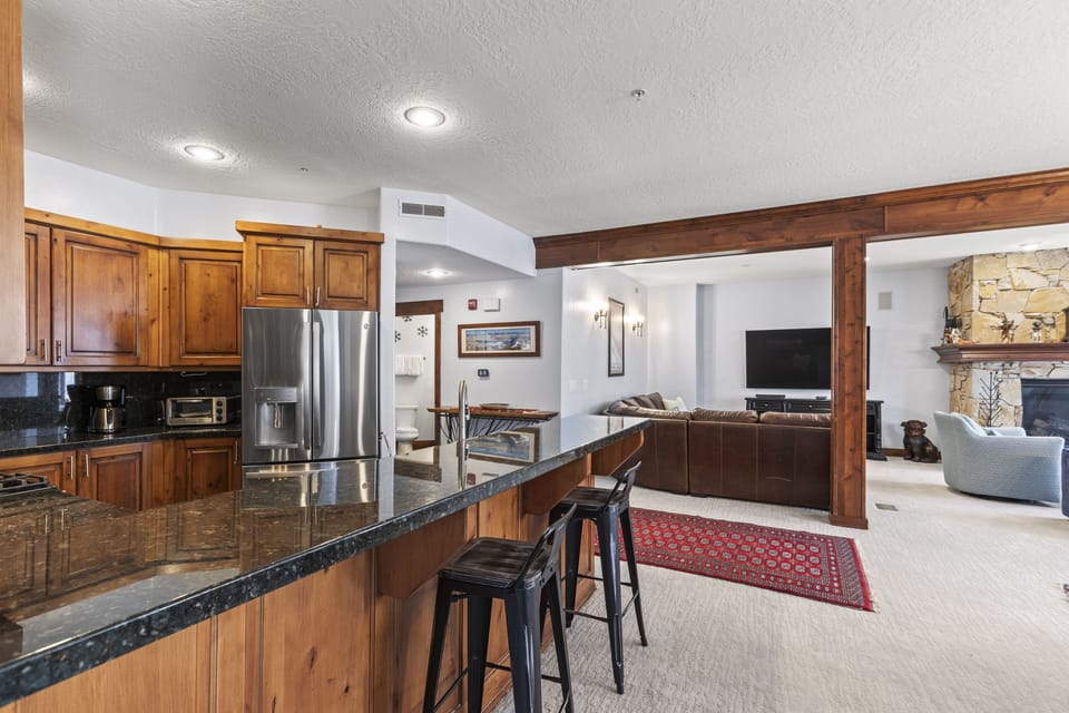 The Town Pointe B304 condominium is the perfect location to ski-in/out to Town Lift and walk to Historic Main Street - Park City, Utah.