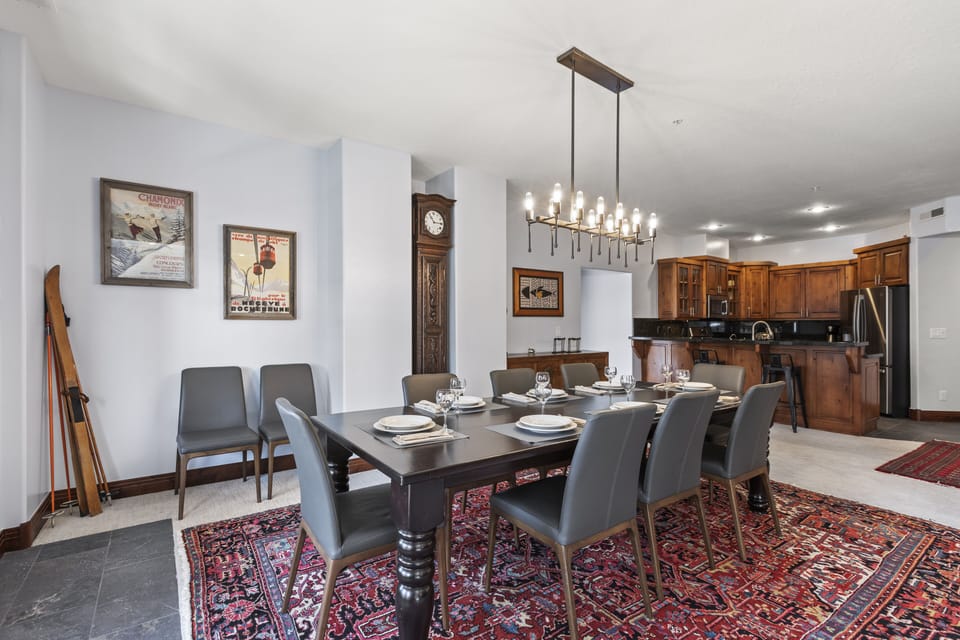 The Town Pointe B304 condominium is the perfect location to ski-in/out to Town Lift and walk to Historic Main Street - Park City, Utah.