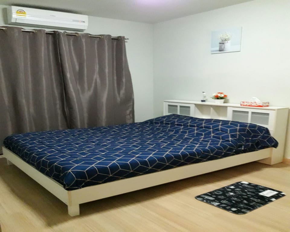 3 Bedrooms | 3 bedrooms, blackout drapes, iron/ironing board, free WiFi
