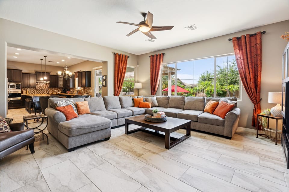 Living Room Pic 4
