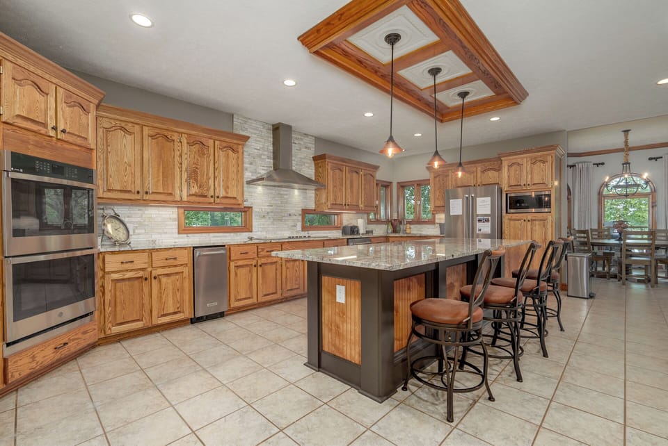 Fully stocked kitchen!