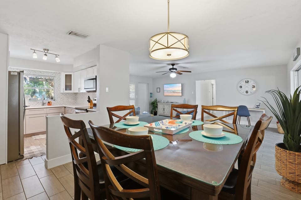 Dining room table