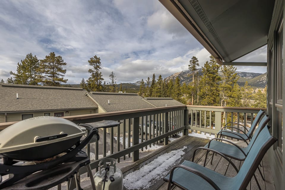 Hangout on the balcony | Exterior