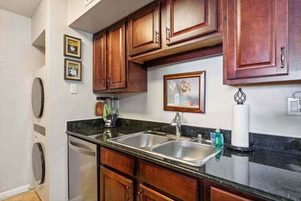 Brand new Washer and Dryer in Unit!