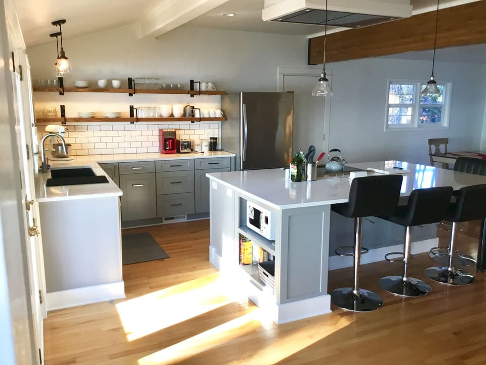 Fully remodeled, new kitchen!