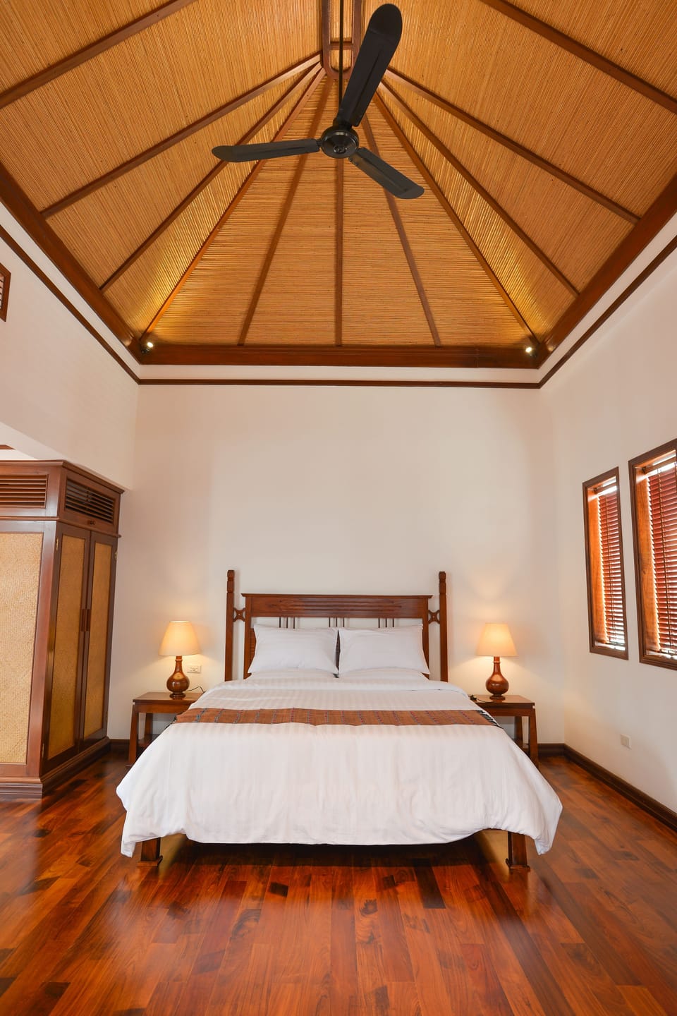 Family Villa Queen | 1 bedroom, pillowtop beds, minibar, individually decorated