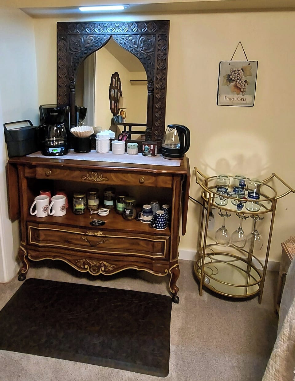Nicely stocked coffee/tea bar. Sweet little wine bar. 
