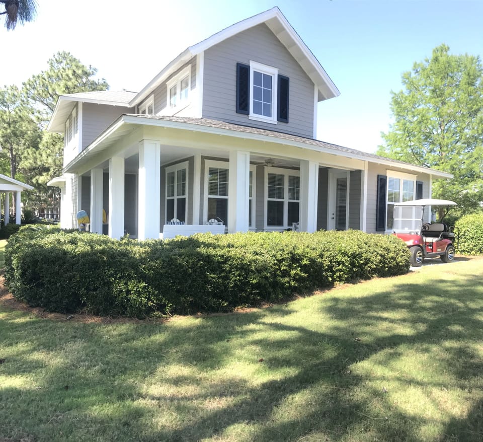 BACK AND SIDE YARD VIEW!