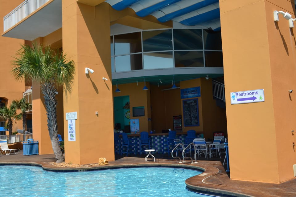 Pool, restaurant, Bar