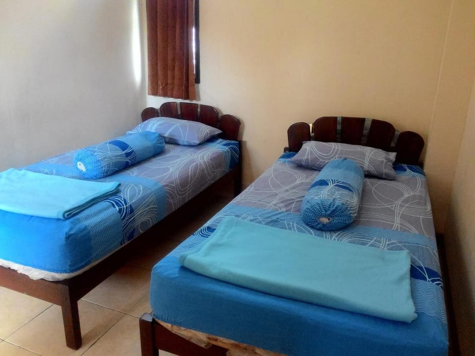 Rollaway beds, free WiFi