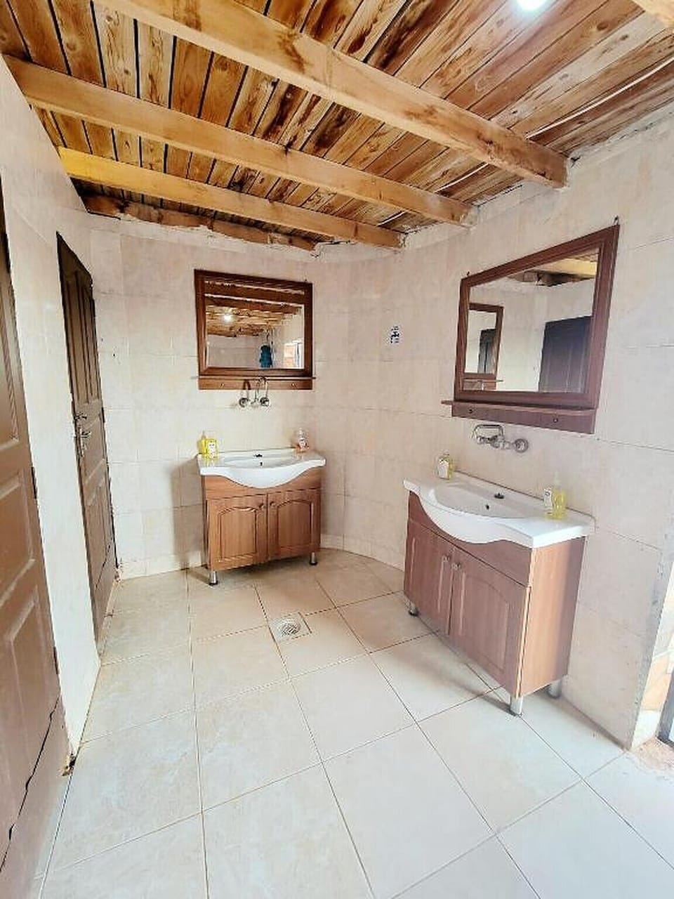 Shower, towels, soap, shampoo