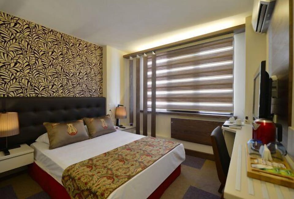 Minibar, iron/ironing board, free WiFi