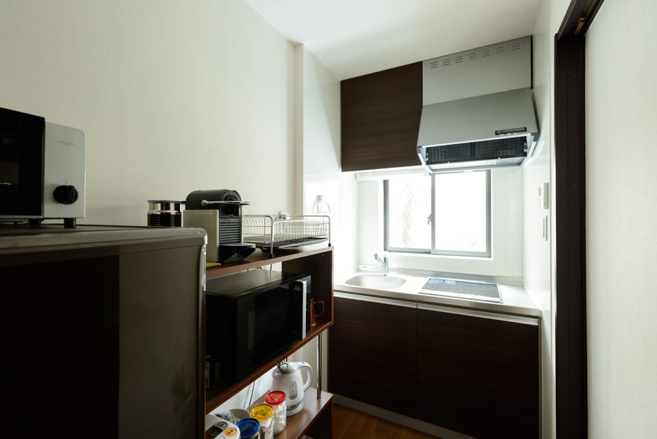 Shiki Homes | KURUMI 胡桃 | Private kitchenette | Full-size fridge, microwave, stovetop, electric kettle