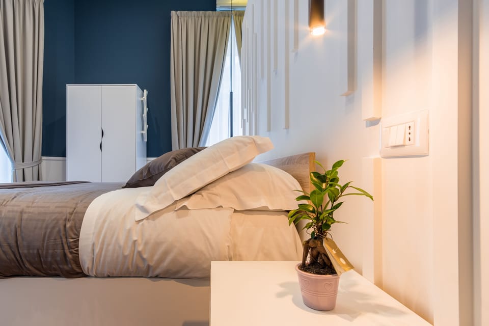Premium bedding, minibar, individually decorated, desk