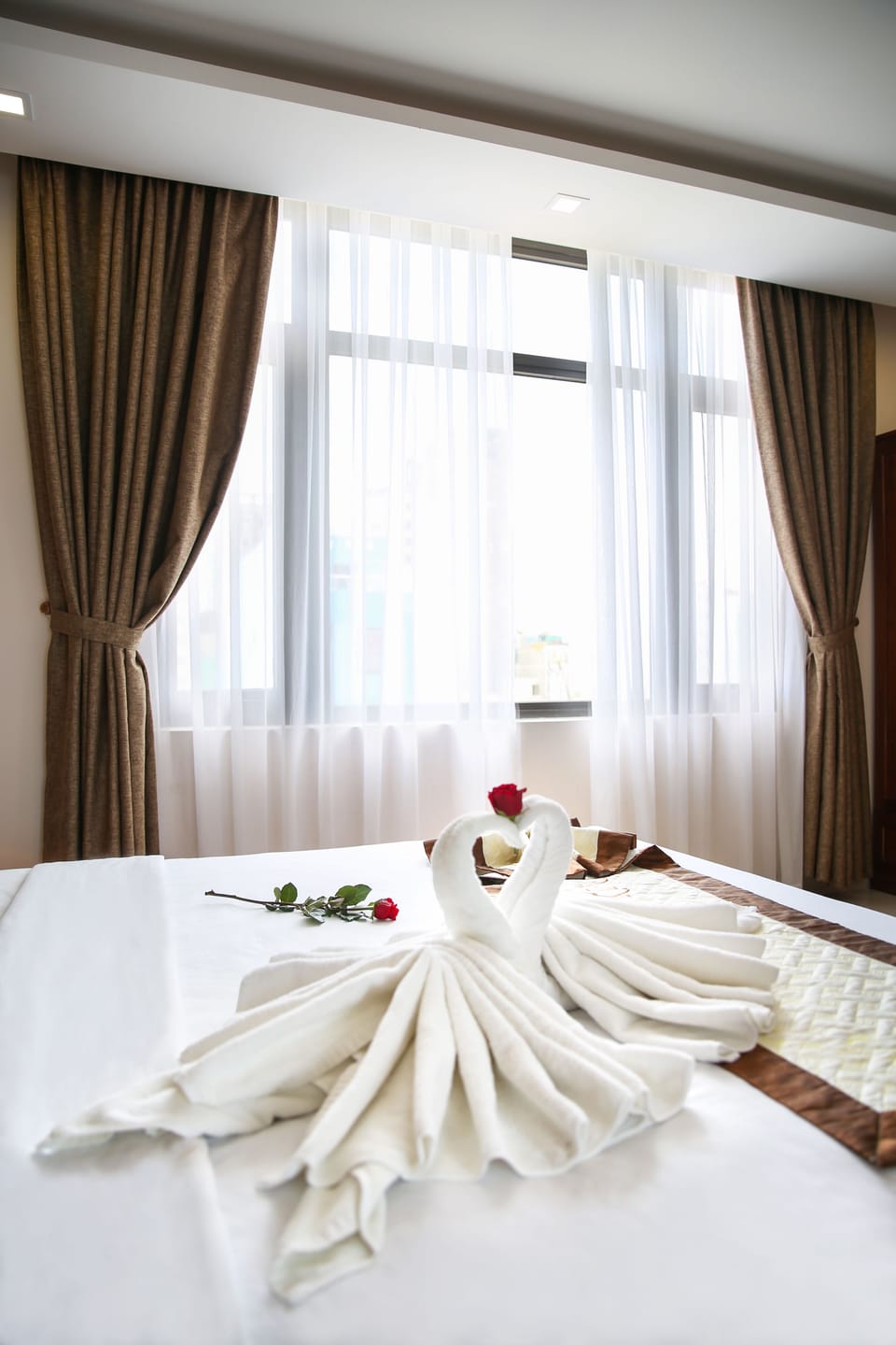 Minibar, desk, soundproofing, WiFi (free)