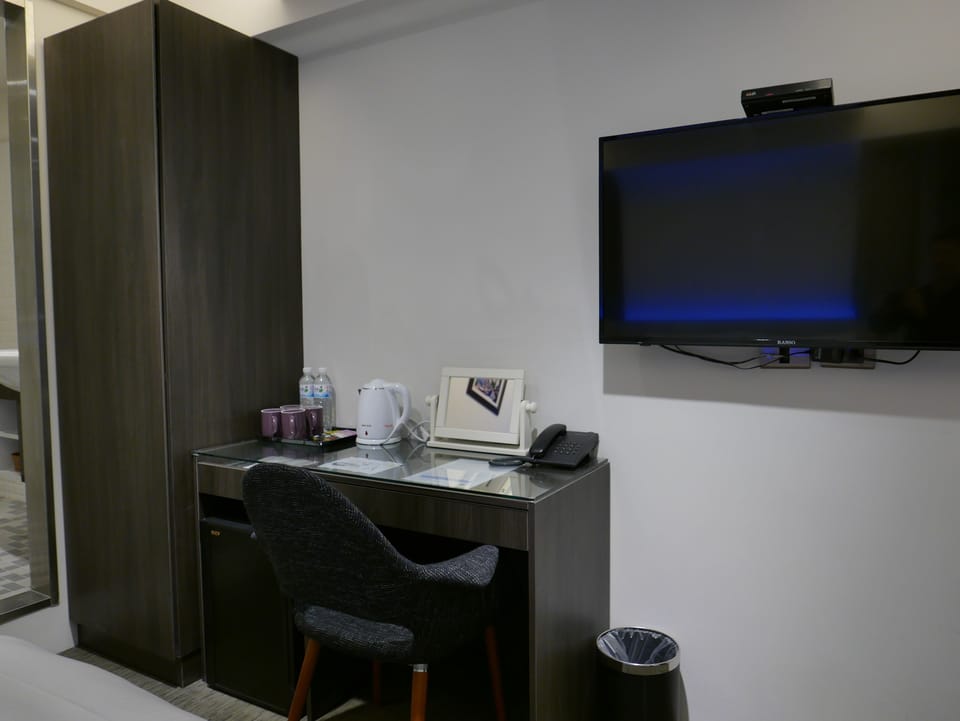 Deluxe Family Room | Desk, blackout drapes, soundproofing, free WiFi