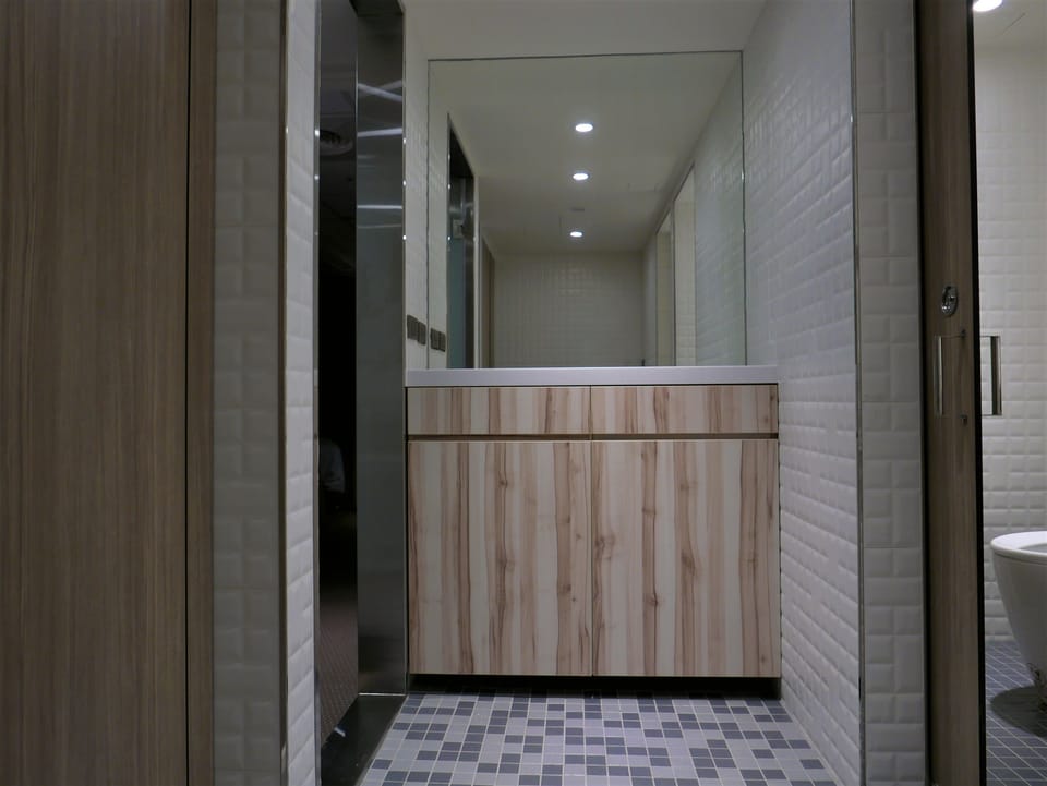 Single Room, Shared Bathroom | Bathroom | Free toiletries, hair dryer, towels