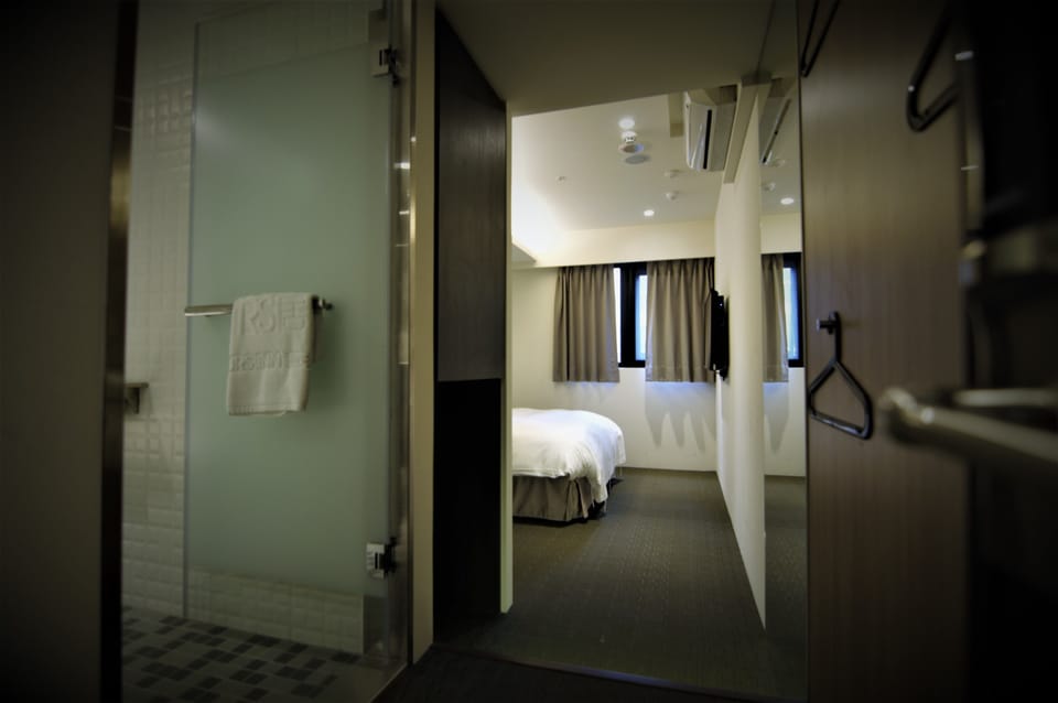 Deluxe Double Room | Desk, blackout drapes, soundproofing, free WiFi