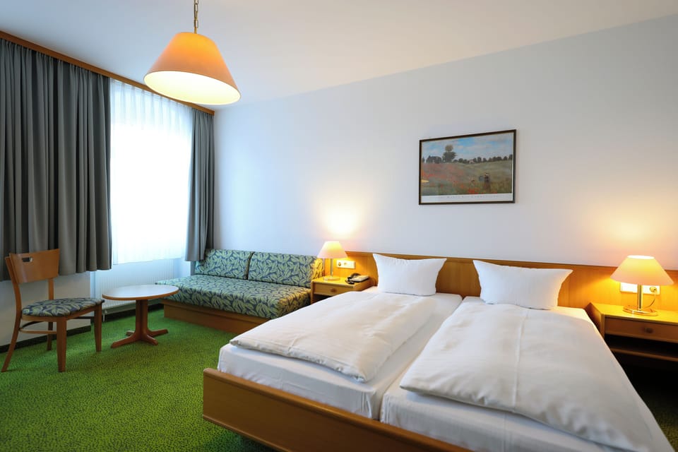 In-room safe, desk, soundproofing, cribs (surcharge)