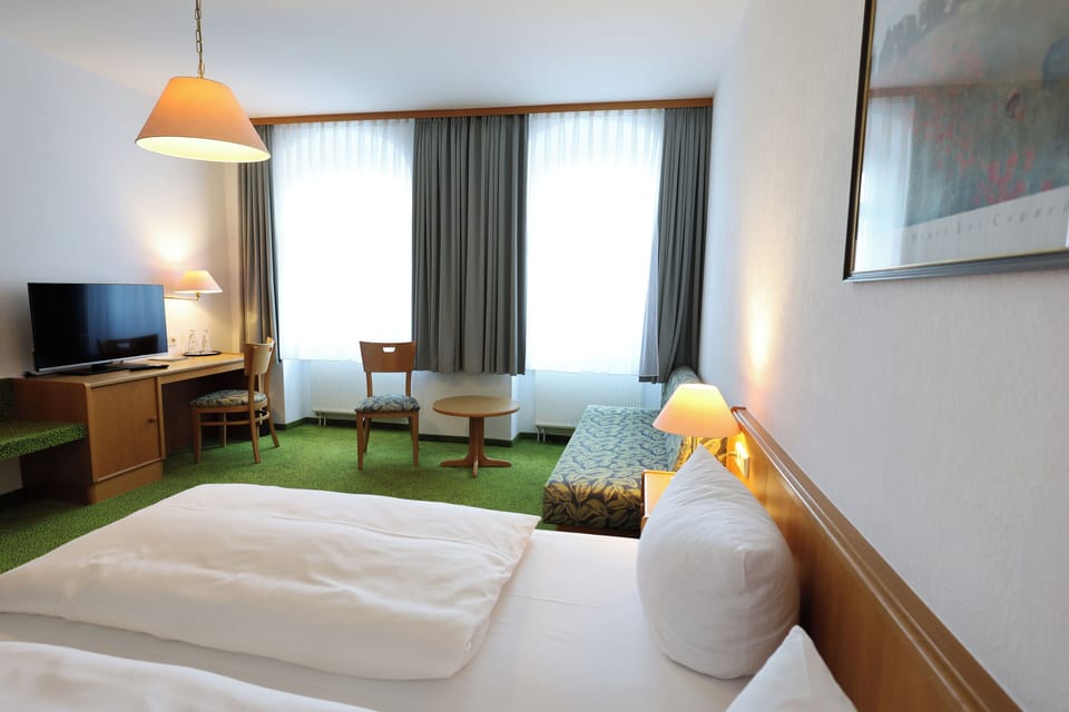 In-room safe, desk, soundproofing, cribs (surcharge)
