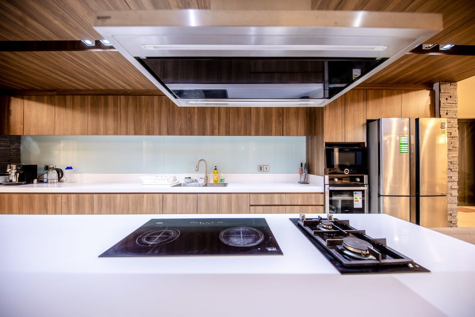 Grand Villa, 5 Bedrooms, Ocean View | Private kitchen | Fridge, microwave, oven, stovetop